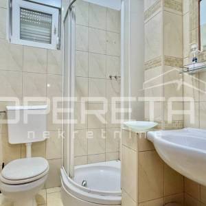 Novalja – Trosobni apartman 80 m² u prizemlju s terasom, 500 m od mora
