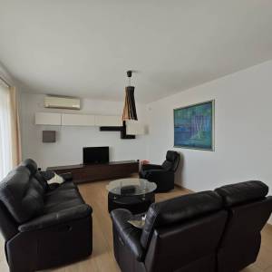 NOVI VINODOLSKI - Apartman sa zajedničkim bazenom i pogledom na more