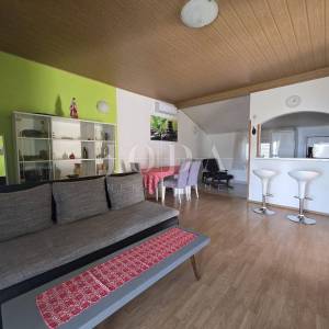 NOVI VINODOLSKI, samostojeća kuća sa dva stana