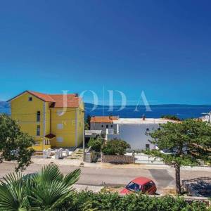 NOVI VINODOLSKI, samostojeća kuća sa dva stana