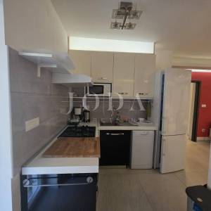 NOVI VINODOLSKI, samostojeća kuća sa dva stana