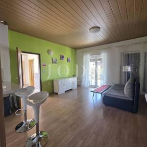 NOVI VINODOLSKI, samostojeća kuća sa dva stana