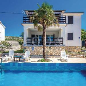 NOVI VINODOLSKI, samostojeća kuća sa dva stana