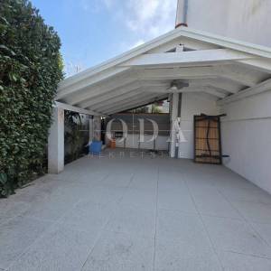 NOVI VINODOSLKI, stan sa okućnicom i garažom na odličnoj lokaciji