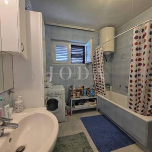 NOVI VINODOSLKI, stan sa okućnicom i garažom na odličnoj lokaciji