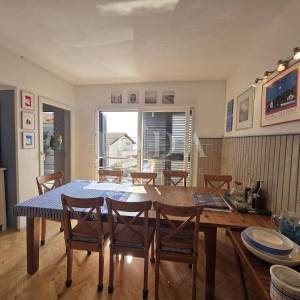 NOVI VINODOSLKI, stan sa okućnicom i garažom na odličnoj lokaciji