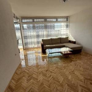 Novi Zagreb-Savski gaj, novoadaptiran 3S stan s balkonom, 4.kat/lift