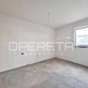 Kaštel Kambelovac – novogradnja s vrtom, idealno za investiciju