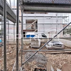 Kaštel Kambelovac – novogradnja s vrtom, idealno za investiciju