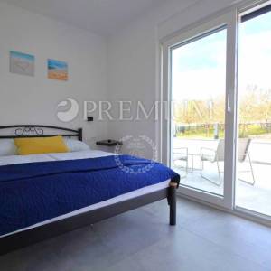 Okolica grada Krka, samostojeća kuća s bazenom!