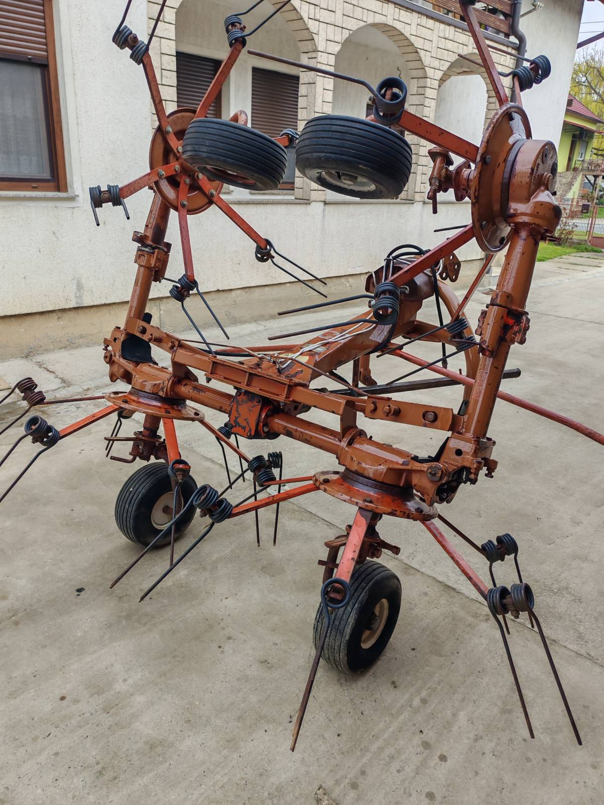 Okretac za sijeno Kuhn hidraulicni