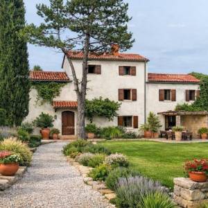 Oprtalj, kamena kuća s velikim potencijalom