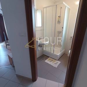 Otok Krk, grad Krk, 42.68m2, 1s+db, terasa i vrt 45.50m2