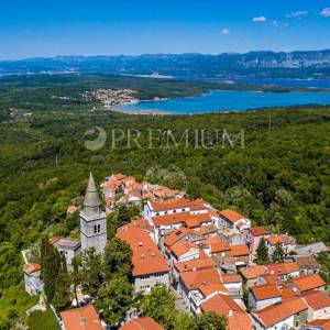 Otok Krk, okolica Dobrinja – građevinsko zemljište!
