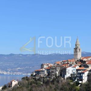 Otok Krk, Vrbnik, 52.60m2, 1s+db, lođa