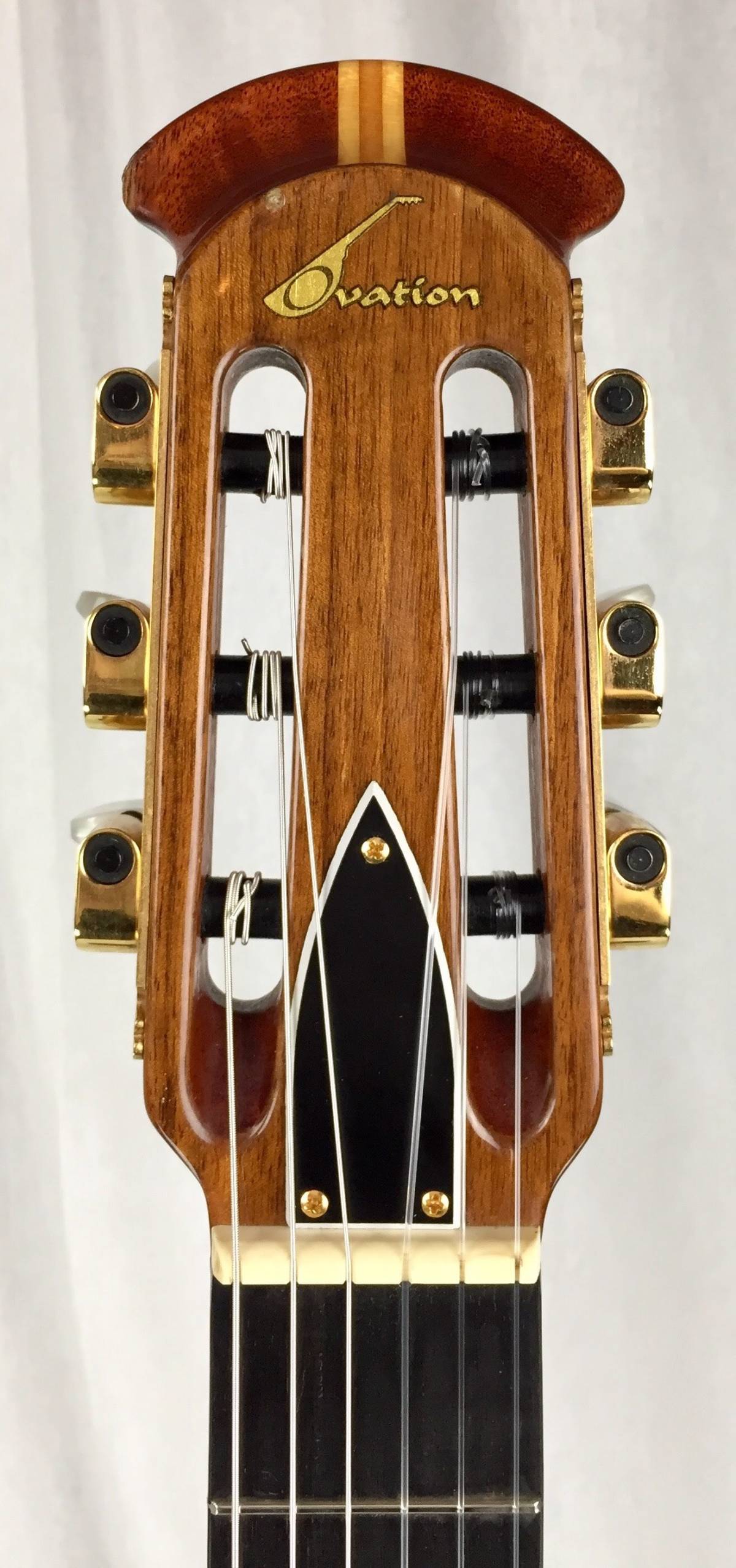 Ovation koncert classic 1613 profi gitara