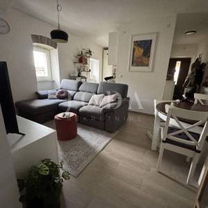 Pazin, okolica, stan u kući sa studio apartmanom