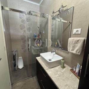 Pazin, okolica, stan u kući sa studio apartmanom