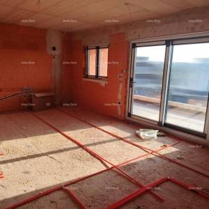 Penthaus s velikom terasom. Medulin.