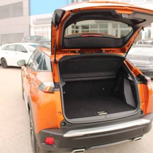 Peugeot 2008 1.2 AUTOMATIK Allure *LED, NAVIGACIJA, KAMERA*