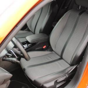 Peugeot 2008 1.2 AUTOMATIK Allure *LED, NAVIGACIJA, KAMERA*