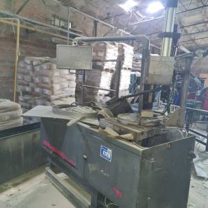 Pila MEO Electronik – industrijski stroj