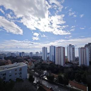 PODMURVICE, RIJEKA - Dvosobni stan s pogledom na more