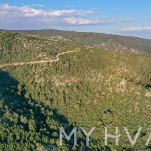 Poljoprivredno zemljište prvi red uz more – Zastražišće, Hvar