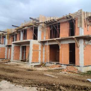 Poreč – stan s terasom i dvorištem