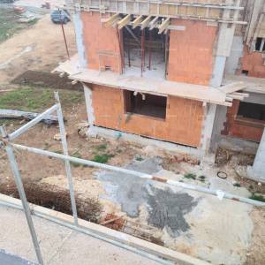 Poreč – stan s terasom i dvorištem