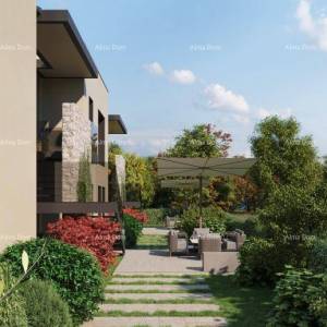 Poreč – stan s terasom i dvorištem