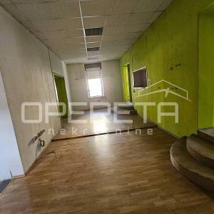 Poslovni prostor na izuzetnoj lokaciji u centru Kaštel Gomilice,150m2