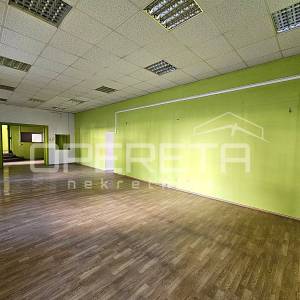 Poslovni prostor na izuzetnoj lokaciji u centru Kaštel Gomilice,150m2