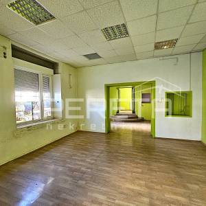 Poslovni prostor na izuzetnoj lokaciji u centru Kaštel Gomilice,150m2