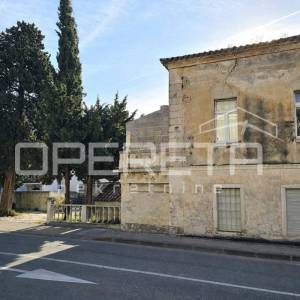 Poslovni prostor na izuzetnoj lokaciji u centru Kaštel Gomilice,150m2