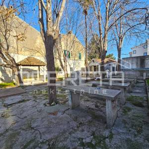 Poslovni prostor na izuzetnoj lokaciji u centru Kaštel Gomilice,150m2