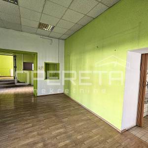 Poslovni prostor na izuzetnoj lokaciji u centru Kaštel Gomilice,150m2