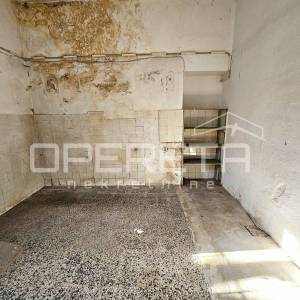 Poslovni prostor na izuzetnoj lokaciji u centru Kaštel Gomilice,150m2