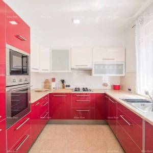 Predivna villa na velikoj okućnici! Pula.