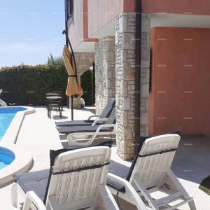 Prekrasna kuća s bazenom u Barbanu: idealna za obitelj i ljubimce