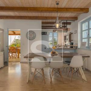 PREKRASNA VILA U ISTARSKOM STILU