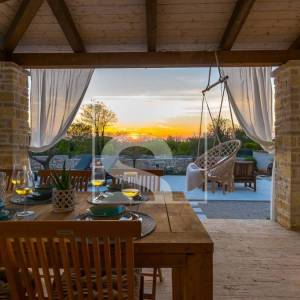 PREKRASNA VILA U ISTARSKOM STILU