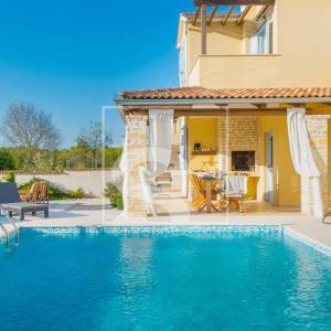 PREKRASNA VILA U ISTARSKOM STILU