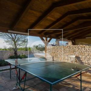 PREKRASNA VILA U ISTARSKOM STILU