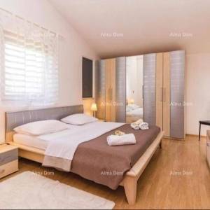 Prizemna kuća s bazenom  na mirnoj lokaciji, Pula