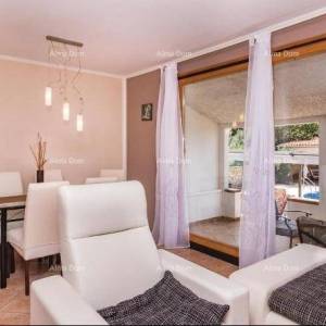 Prizemna kuća s bazenom  na mirnoj lokaciji, Pula