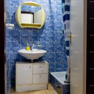 Prizemni apartman s lođom i bazenom. Medulin.