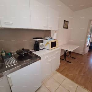 Prizemni apartman s lođom i bazenom. Medulin.