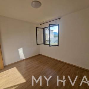 Prizemni stan u Jelsi