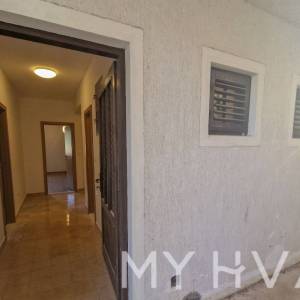 Prizemni stan u Jelsi